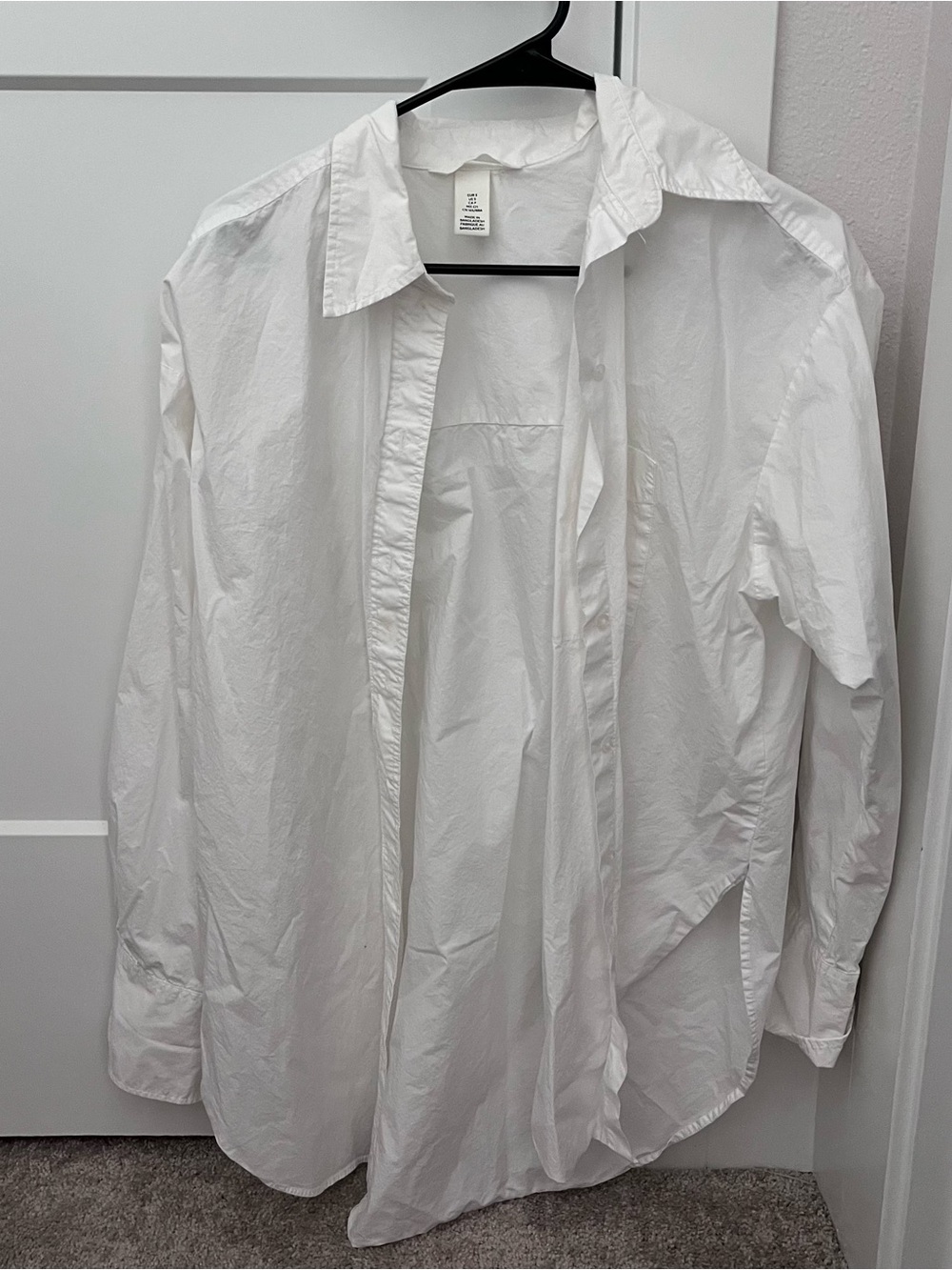H&M Divided Classic Long White Button-Up Shirt